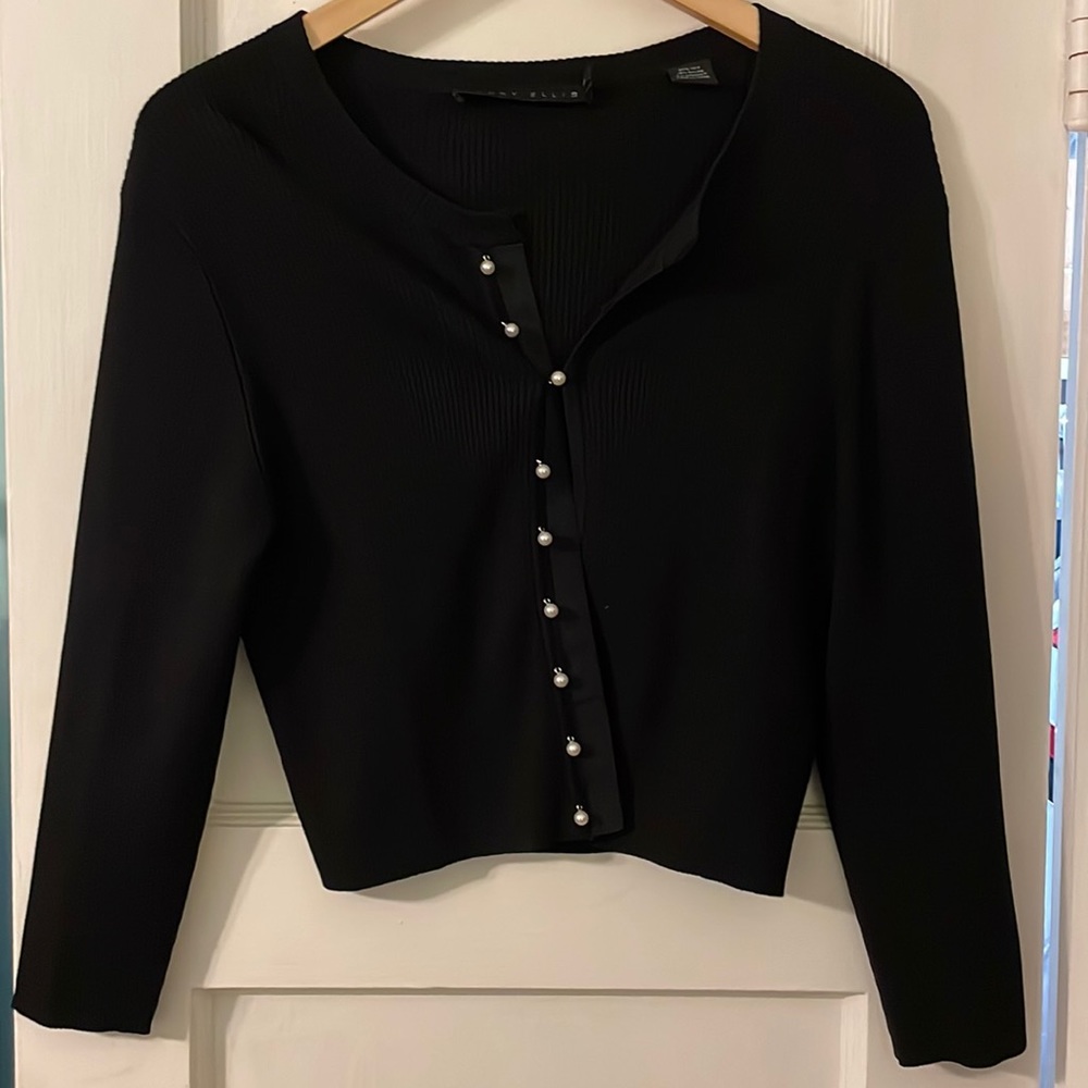 Perry Ellis Women’s Pearl Closure Long Sleeve Top